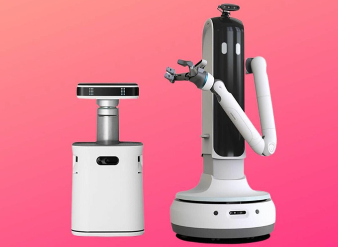 Robot Bot Care (trái) và Bot Handy được giới thiệu tại CES 2021. Ảnh: Samsung.